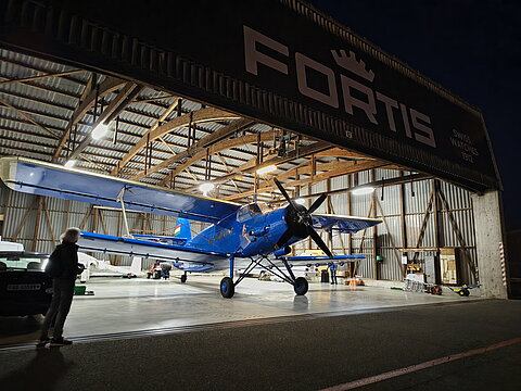 An-2 zurück im Hangar.