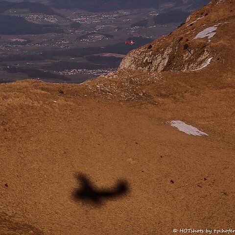 Ein Helikopter im Einsatz.