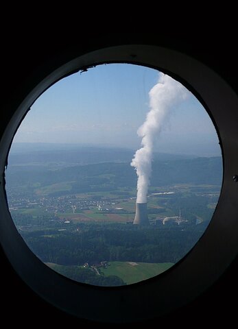 Aarau und das Kernkraftwerk.