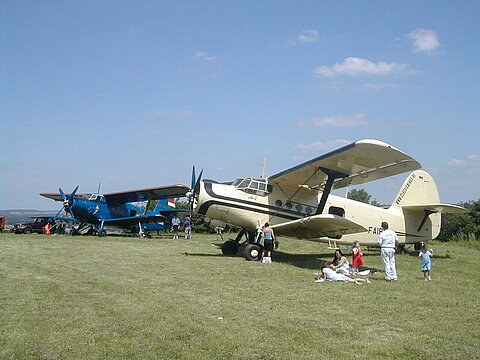 Unsere AN-2 in guter Gesellschaft.