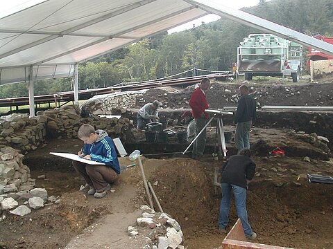Ausgrabungen am Mont Bouvrais.