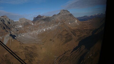 Vor uns der der Surenenpass.