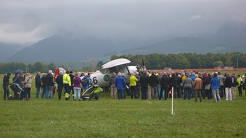 Die Dewoitine D-26 wird auf die Stadt Thun getauft.