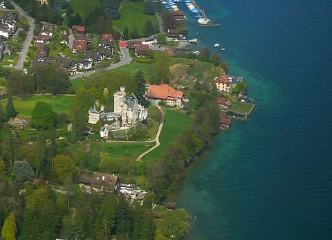 Eines der zahlreichen schönen Häuser am Vierwaldstättersee.