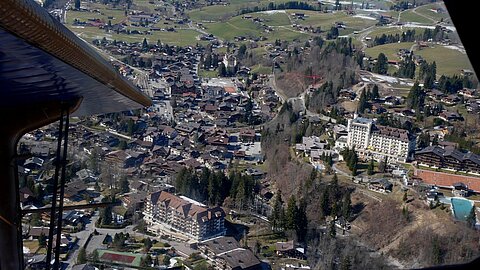 Eindrehen in den Endanflug über Gstaad.