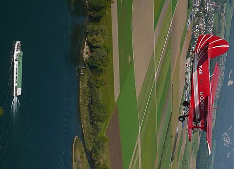 An-2 mit Aareschif von Solothurn.