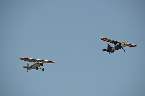 Depo der Familie Misteli mit Dewoitine D26 und Stinson L5.f