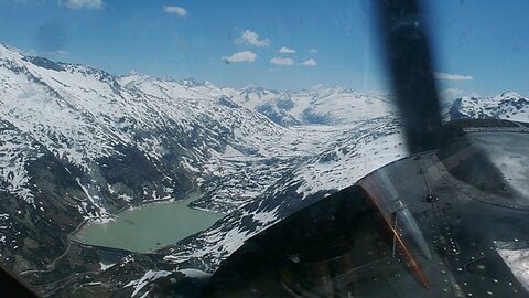 Stausee am Grimselpass.
