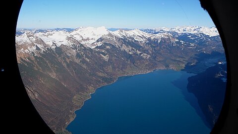 Brienzerrothornkette mit diem Brienzersee.