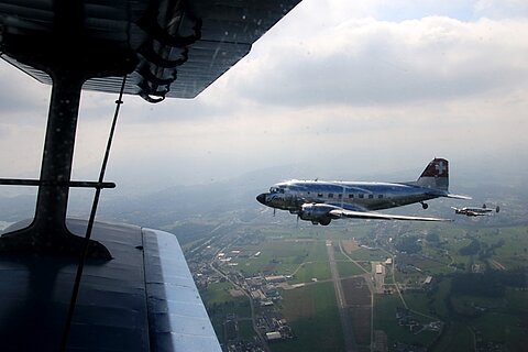 Über dem Flugplatz Emmen.