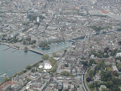 Über der Stadt Zürich.