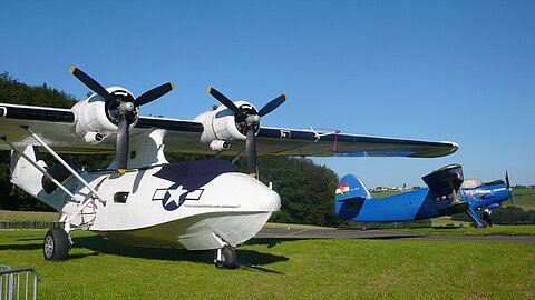 Catalina und Antonov im Schlafanzug.