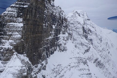 Steile Felswände am Tschingel oberhalb von Meiringen.