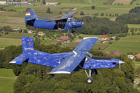... im Hintergrund die Antonov.