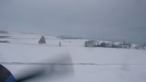 Im Anflug auf Piste 25 in Grenchen.