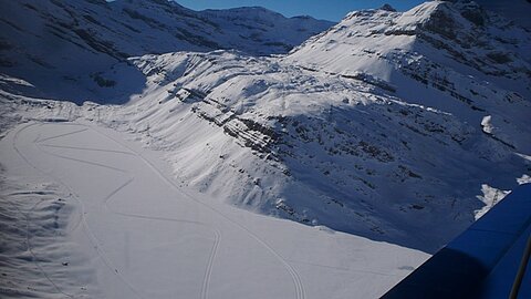 Nach dem Gemmipass der Daubensee.