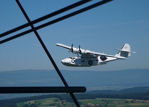 Vormationsflug Antonov und Catalina.