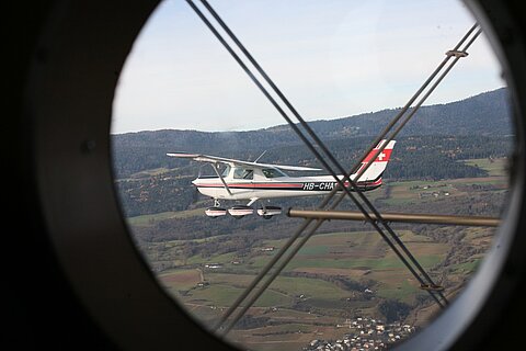 Das Fotoflugzeug Cesna 152.