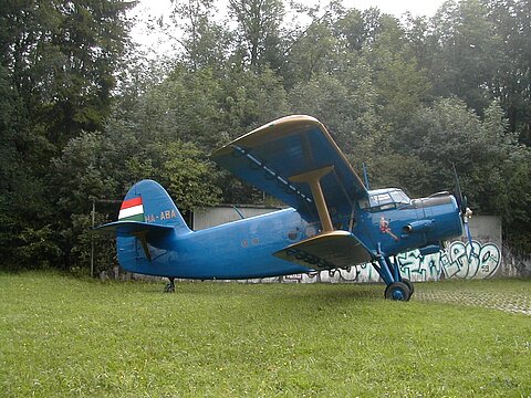 AN-2 auf dem Flugplatz Reichenbach.