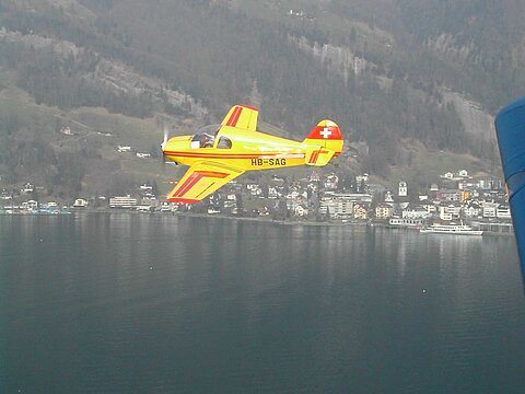 Minicap über dem Vierwaldstättersee.