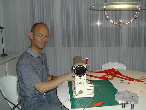 Alles erfolgt in Heimarbeit.