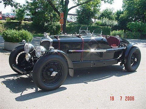 Und der Rennwagen von der Gruppe 09.