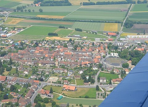 Über Avenches.