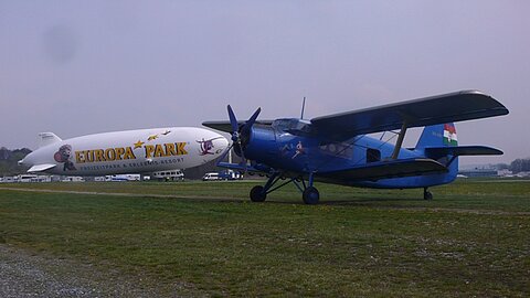 Unsere An-2 fast wie ein Modell.
