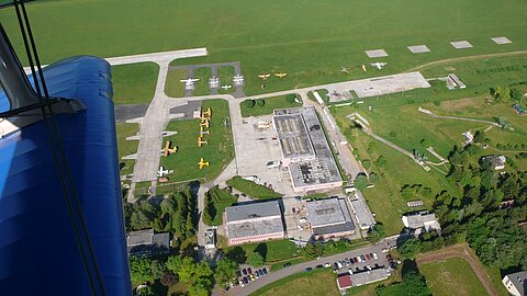 Ein letzter Blich auf den Flugplatz Kaposvár.