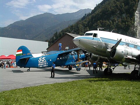 Klasiker der Lüfte, DC-3 und AN-2.
