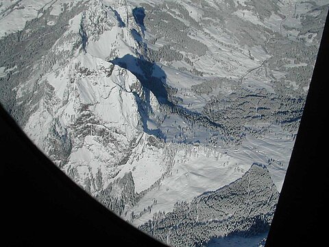 Schnee so weit das Auge reicht.