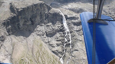 Wasserfall in der Gegend der Plaine Morte.