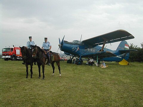 AN-2 gut bewacht.
