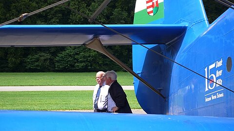 Was die zwei Piloten Hansruedi und Bruno wohl diskutieren!