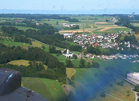 Wieder im Endanflug auf die 490Meter lange Graspiste.