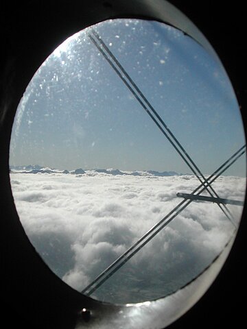 Im Steigflug Richtung Berneralpen.