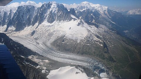 Gletscherzungen westl. vom Mont Blanc.