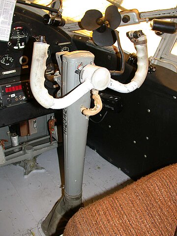 Steuersäule vom Co-Pilot.