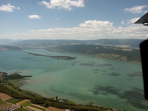 Bielersee mit der St.Petersinsel.
