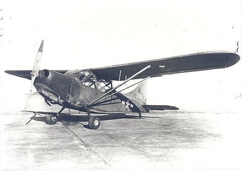 Der in Les Vacheries-des-Geneves im westlichen Jura notlanden L-5 12.10.1944 nach dem Transport auf dem Flugplatz Dübendorf 1945.