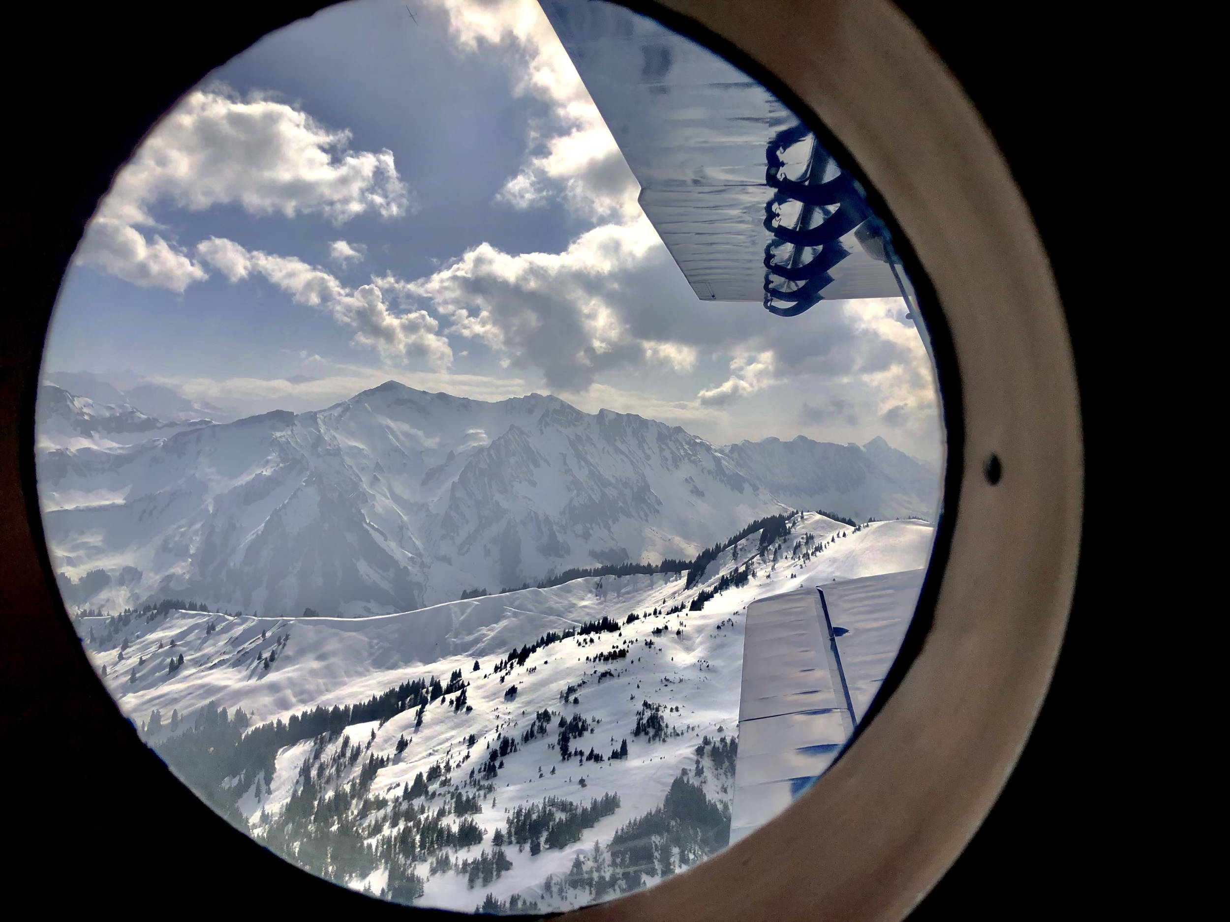 Beim Rückflug aus den Bergen, überfliegen wir Sörenberg am 8.3.2026